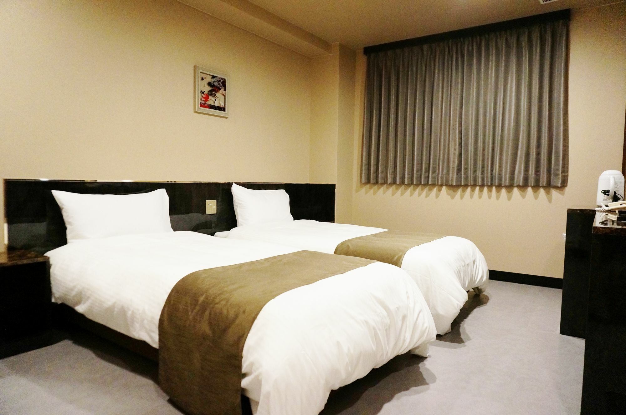 โรงแรมคะนะเดะ นัมบะ 3* โอซาก้า